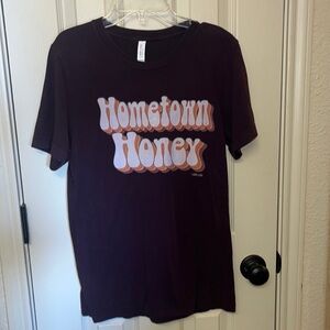 Hometown Honey tee small